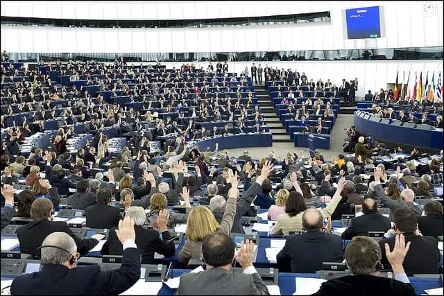 El intento del Parlamento Europeo de regular las agencias de cobro de deudas en la UE